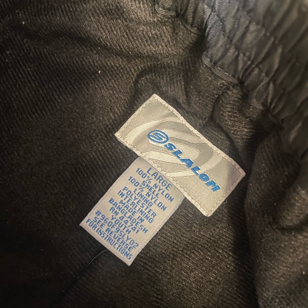 Like New Women’s XS / Youth Large size snow pants with reinforced knees! - Picture 3 of 5